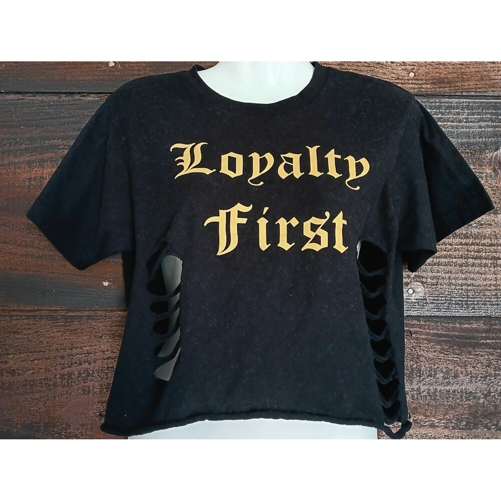 Black Loyalty Thrashed Style Tee Cropped Size S Goth Streetwrar Emo Punk Skater